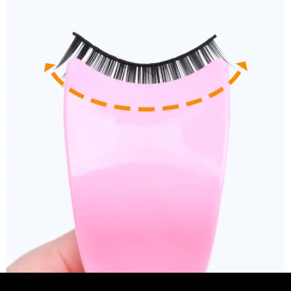 Lash Applicator! MAKES APPLYING LASHES SO EASY!!! - Picture 3 of 12
